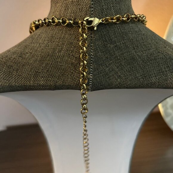 Elegant Gold Pendant Choker & Teardrop Earring Set – Vintage-Inspired Fashion Je - Picture 2 of 3